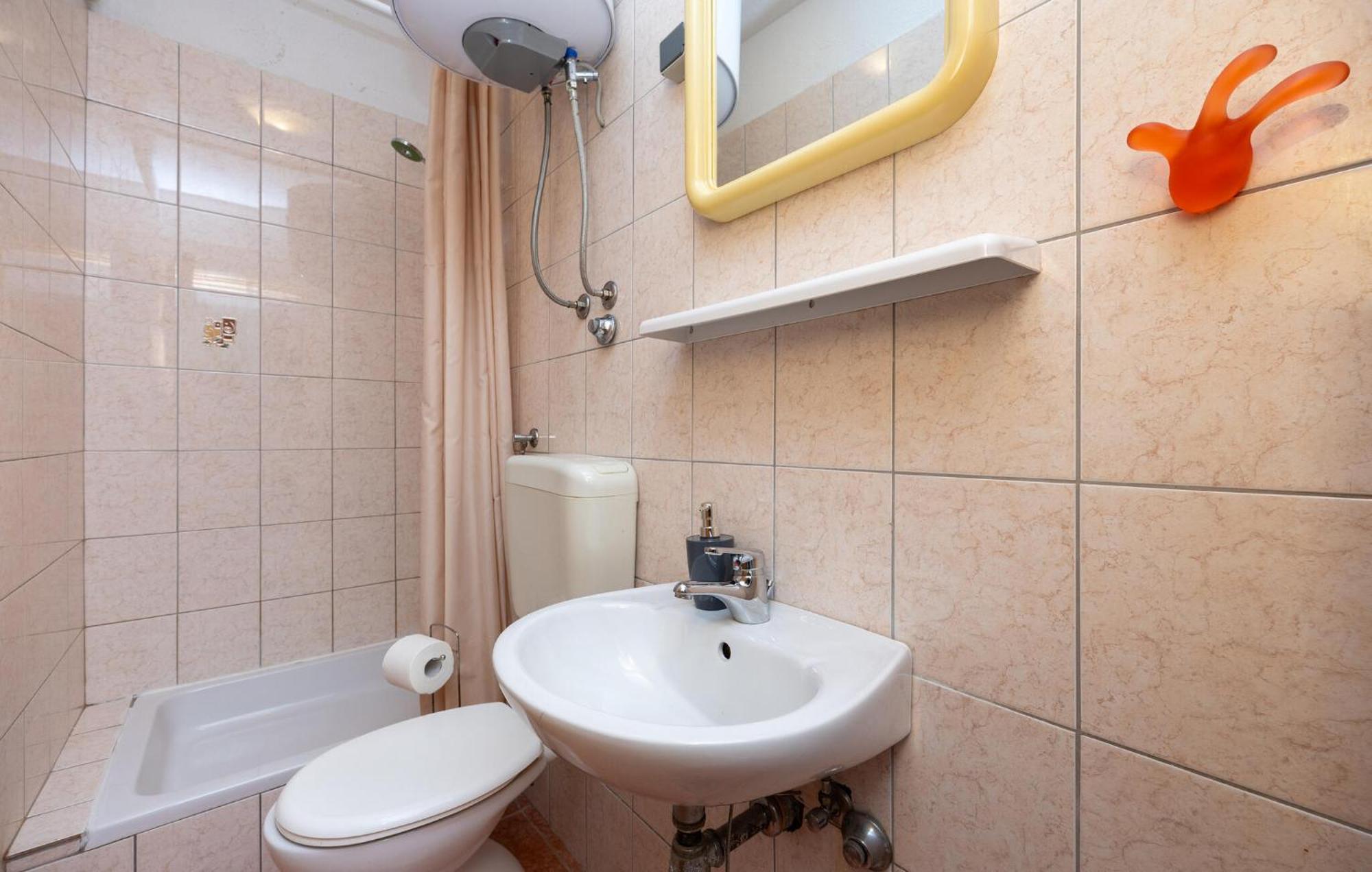3 Bedroom Gorgeous Apartment In โตรกีร์ ภายนอก รูปภาพ