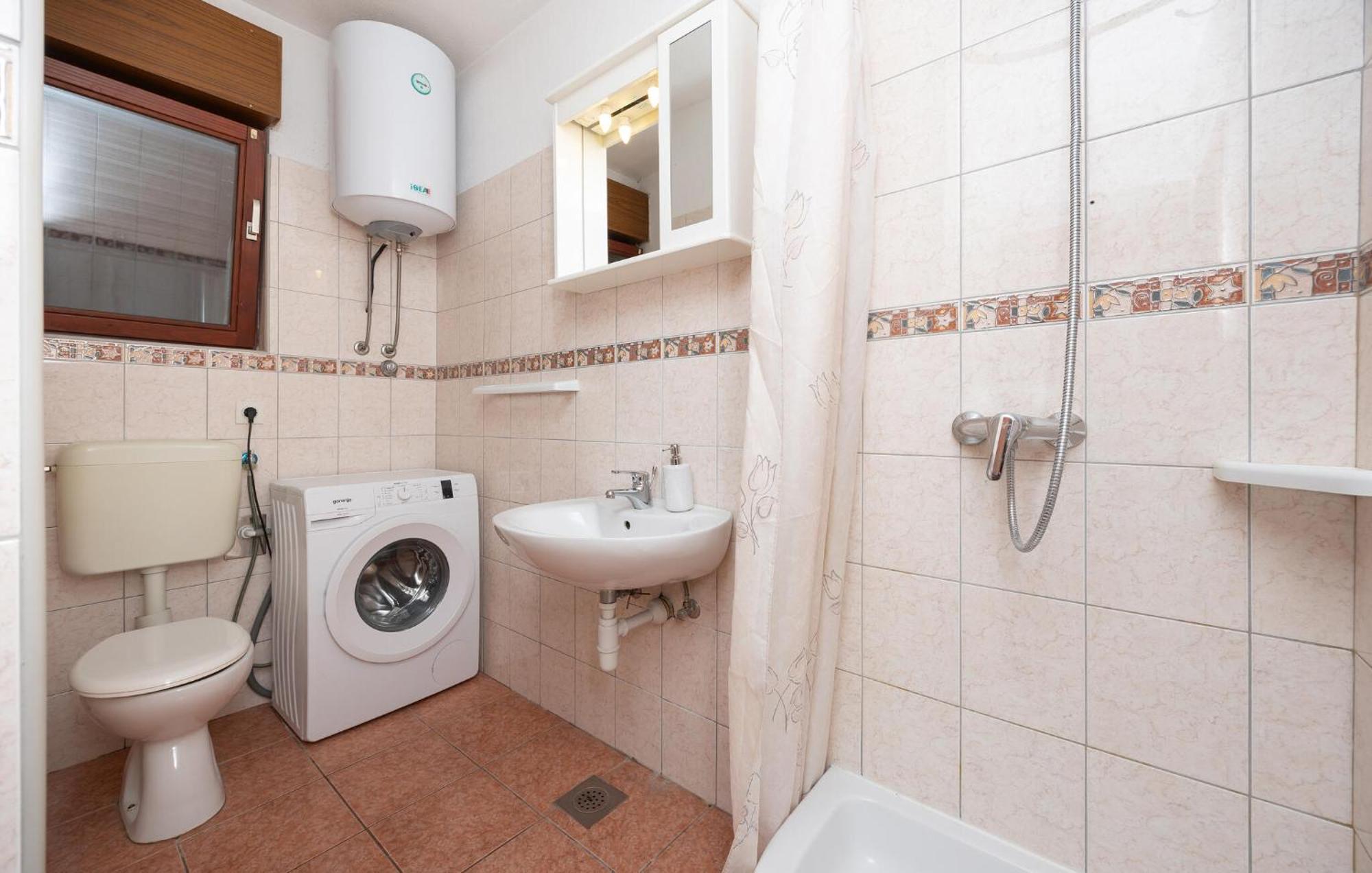3 Bedroom Gorgeous Apartment In โตรกีร์ ภายนอก รูปภาพ